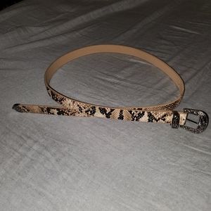 NWOT Snakeskin belt